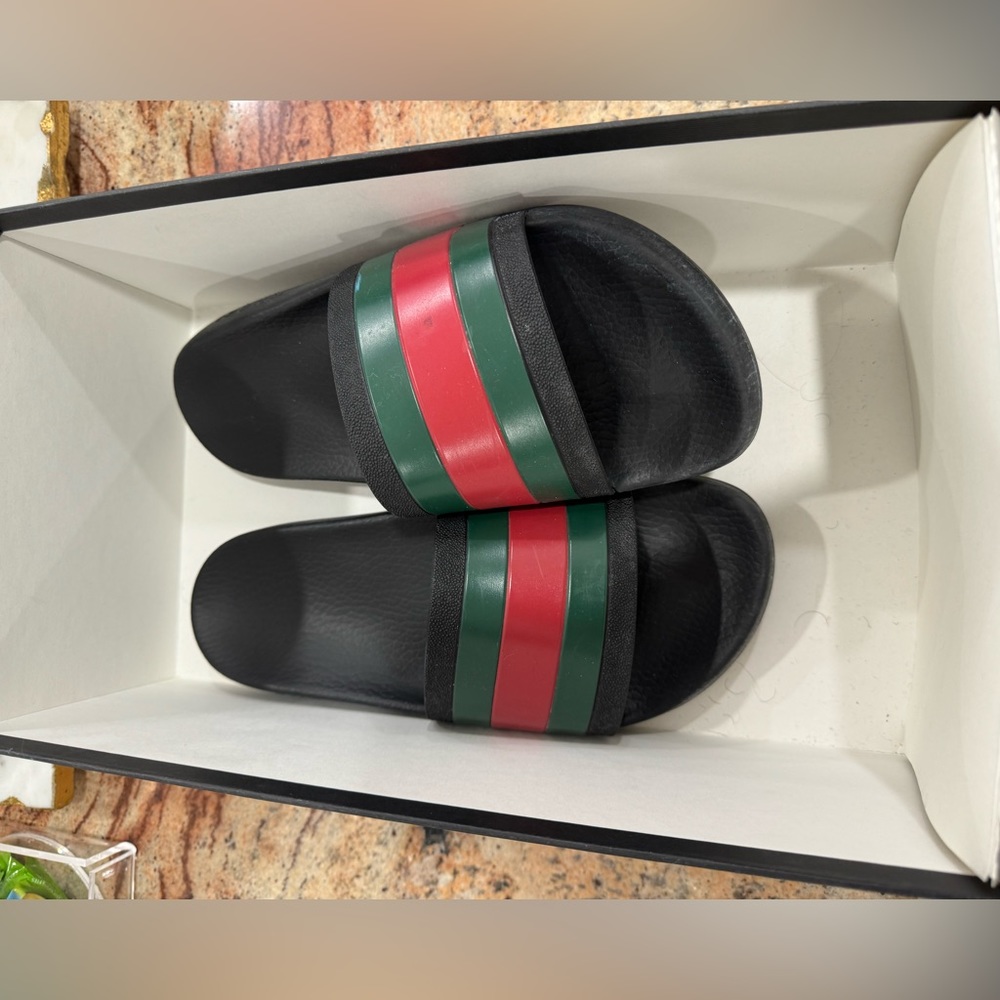 Men’s Guccis slides
